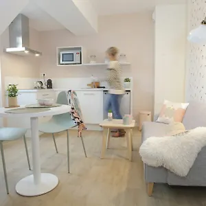 Apartment Sleepinconcarneau, 200 M De La Mer, Centre-ville Pietonnier 