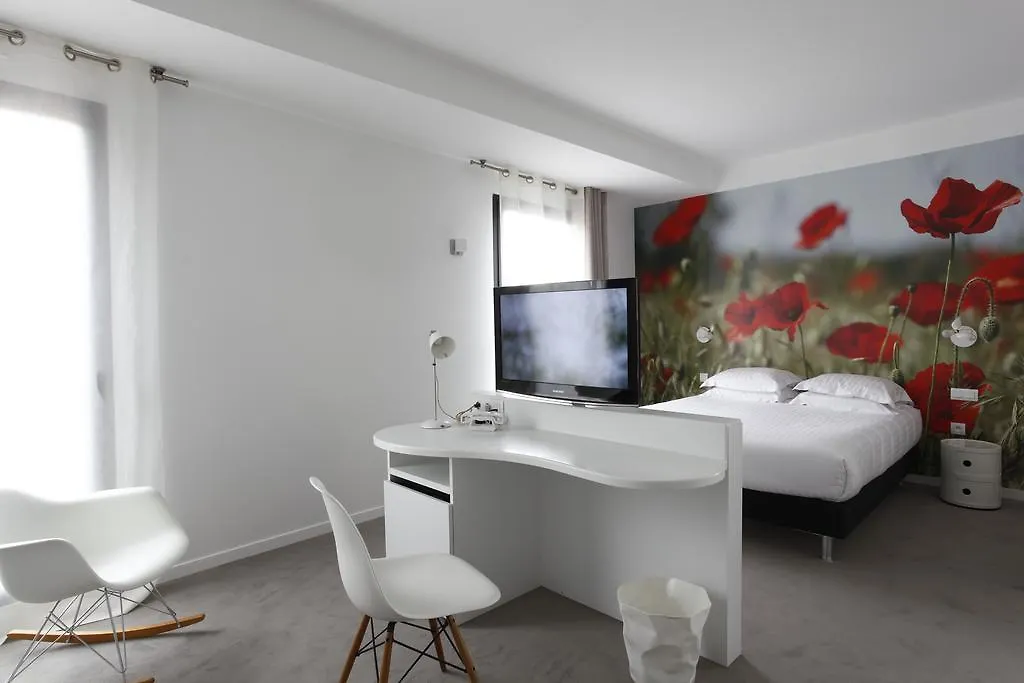 Hotel L’Échappée Belle LʼIsle-Jourdain